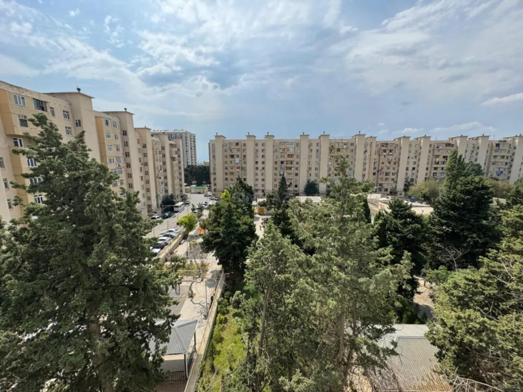 Satılır 2 otaqlı mənzil 82 m²
