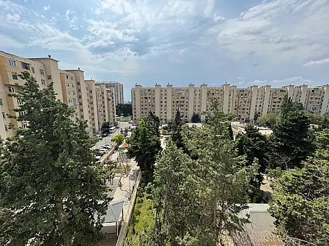 Satılır 2 otaqlı mənzil 82 m²