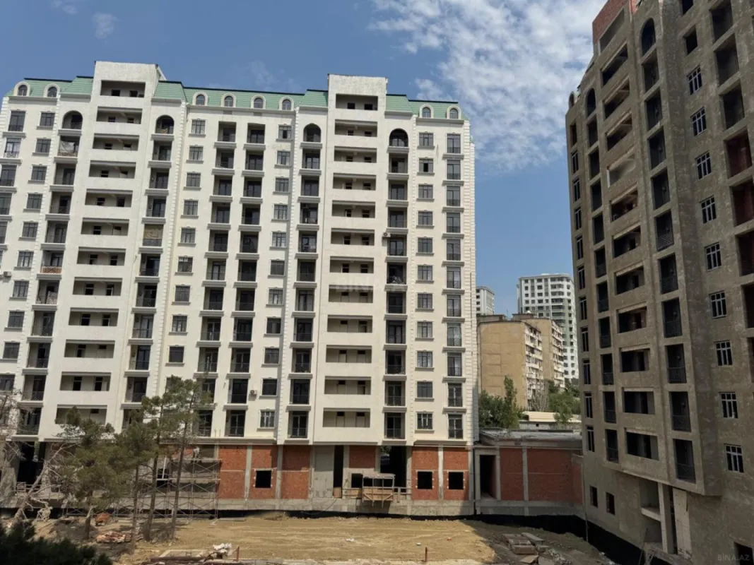 Satılır 2 otaqlı mənzil 82 m²