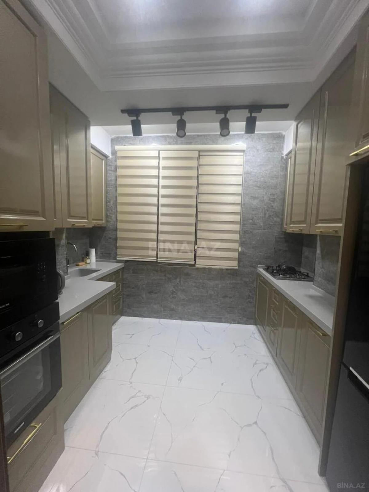 Satılır 2 otaqlı mənzil 68 m²