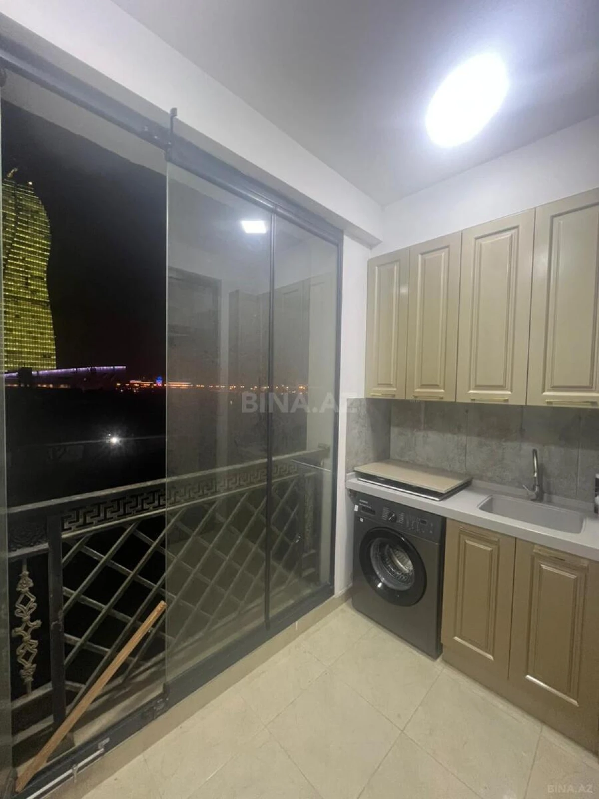 Satılır 2 otaqlı mənzil 68 m²