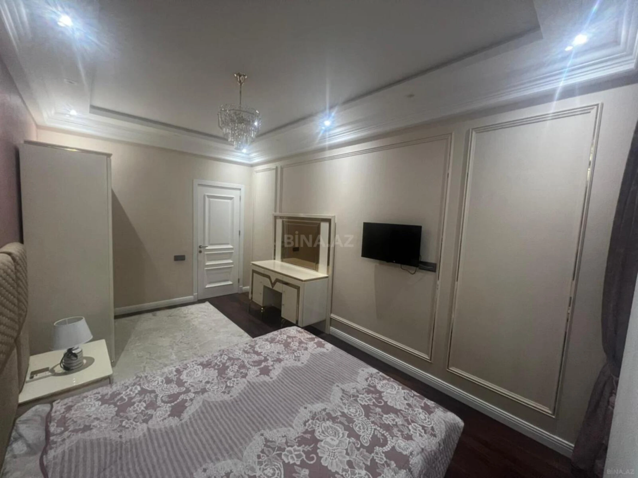Satılır 2 otaqlı mənzil 68 m²