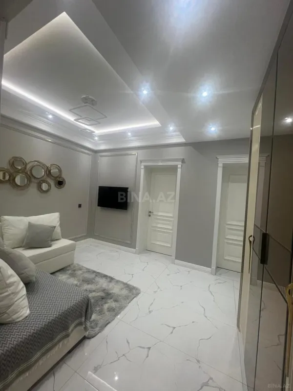 Satılır 2 otaqlı mənzil 68 m²