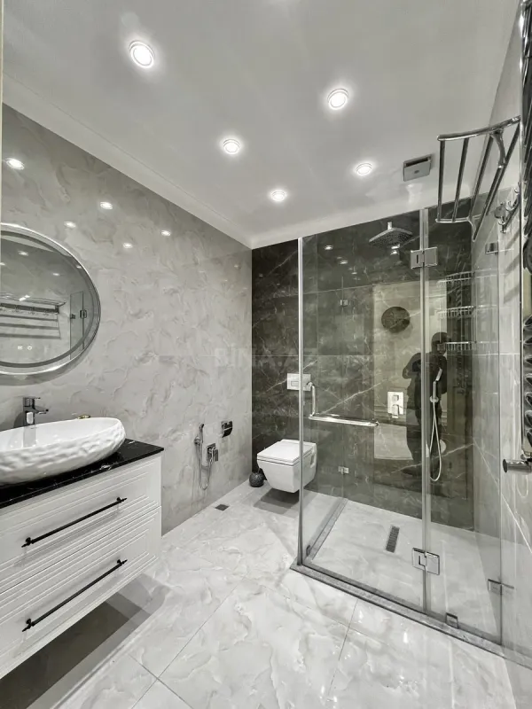 Satılır 4 otaqlı mənzil 191 m²