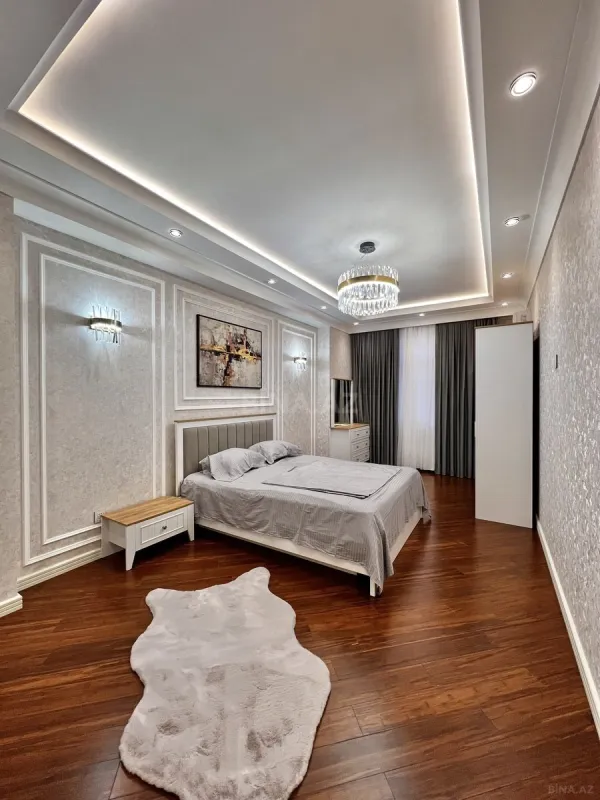 Satılır 4 otaqlı mənzil 191 m²