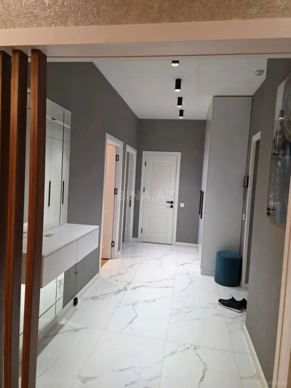 Kirayə verilir 2 otaqlı mənzil 100 m²