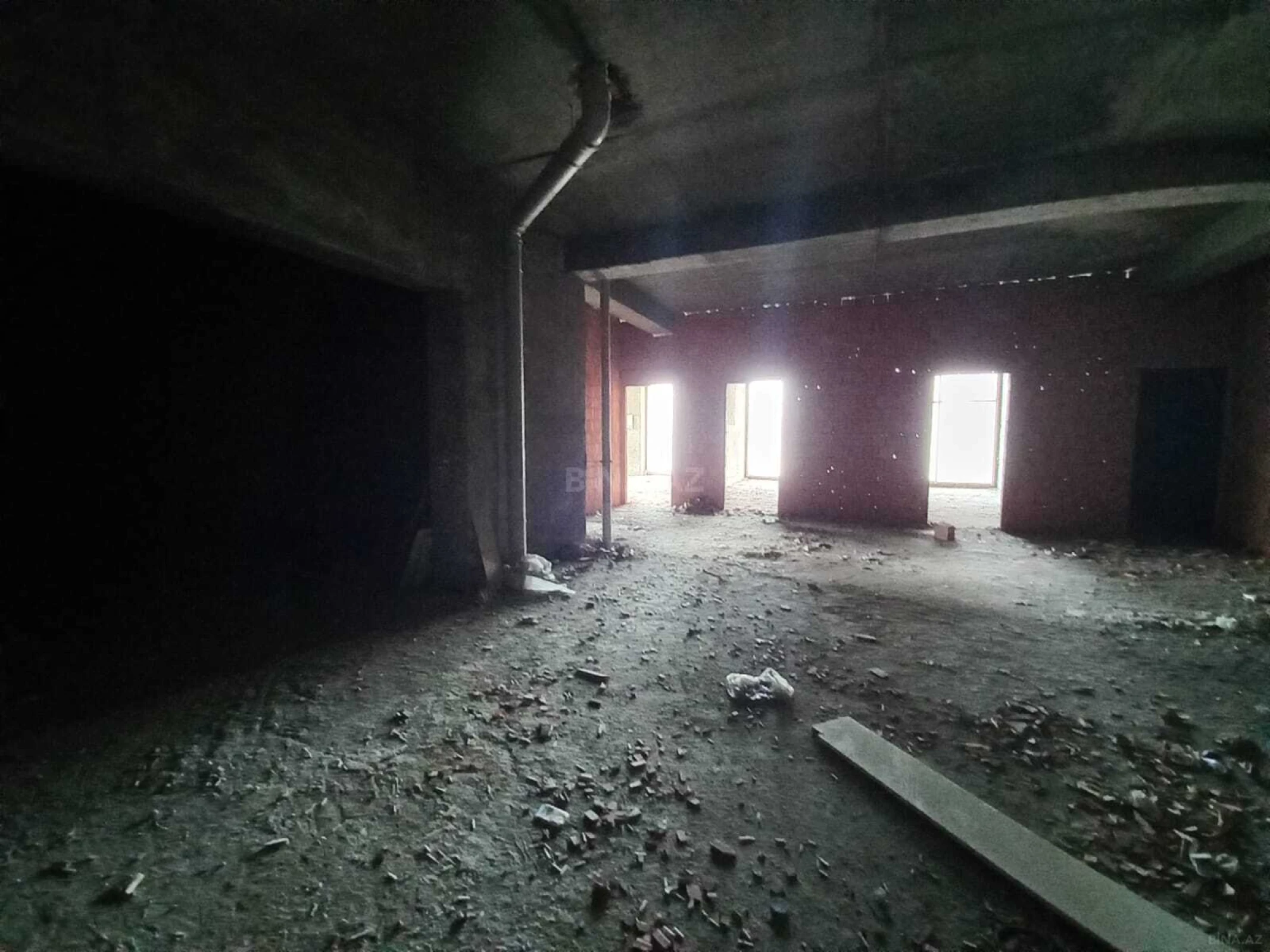 Satılır obyekt 250 m²