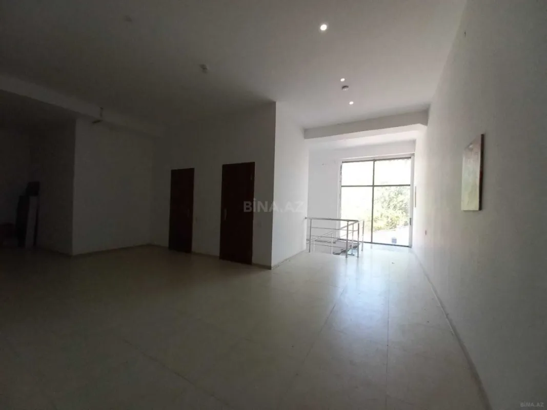 Satılır obyekt 250 m²