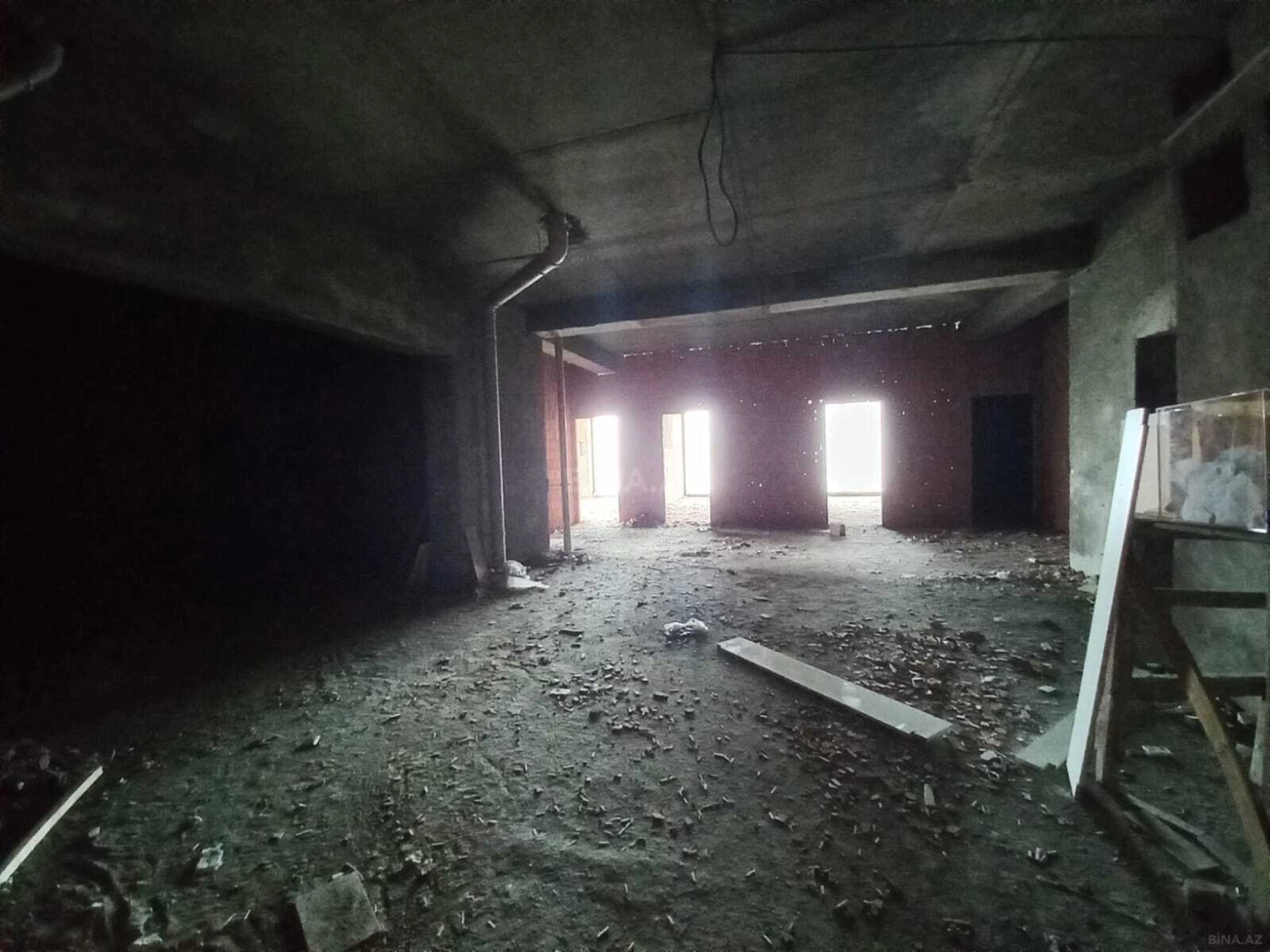 Satılır obyekt 250 m²