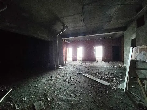 Satılır obyekt 250 m²