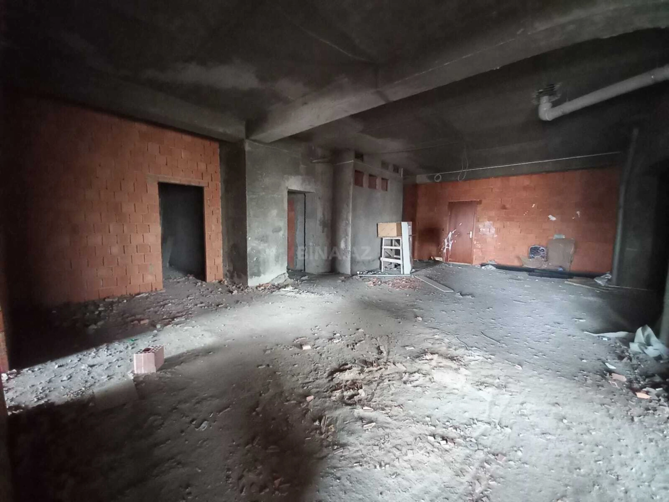 Satılır obyekt 250 m²