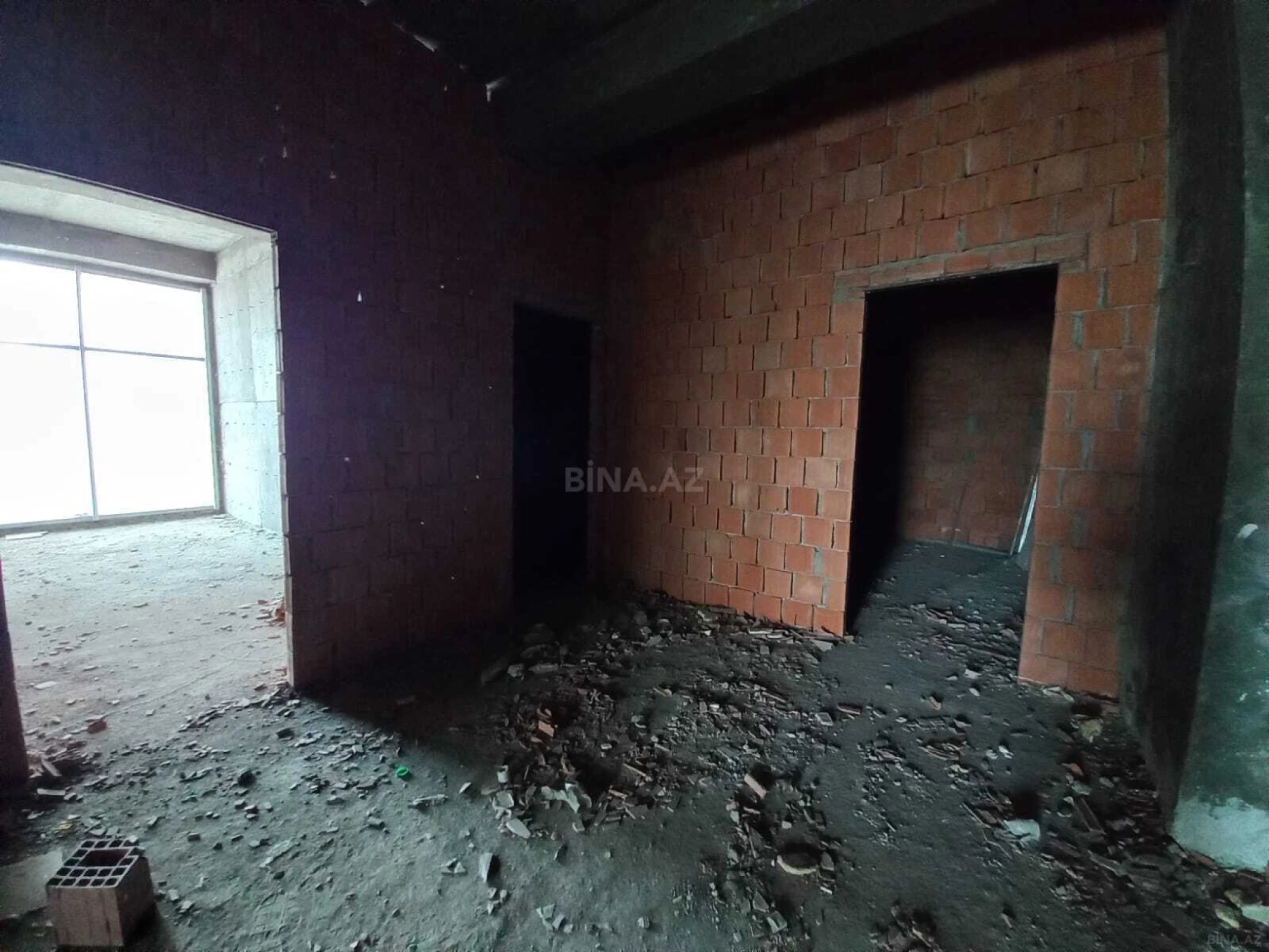 Satılır obyekt 250 m²