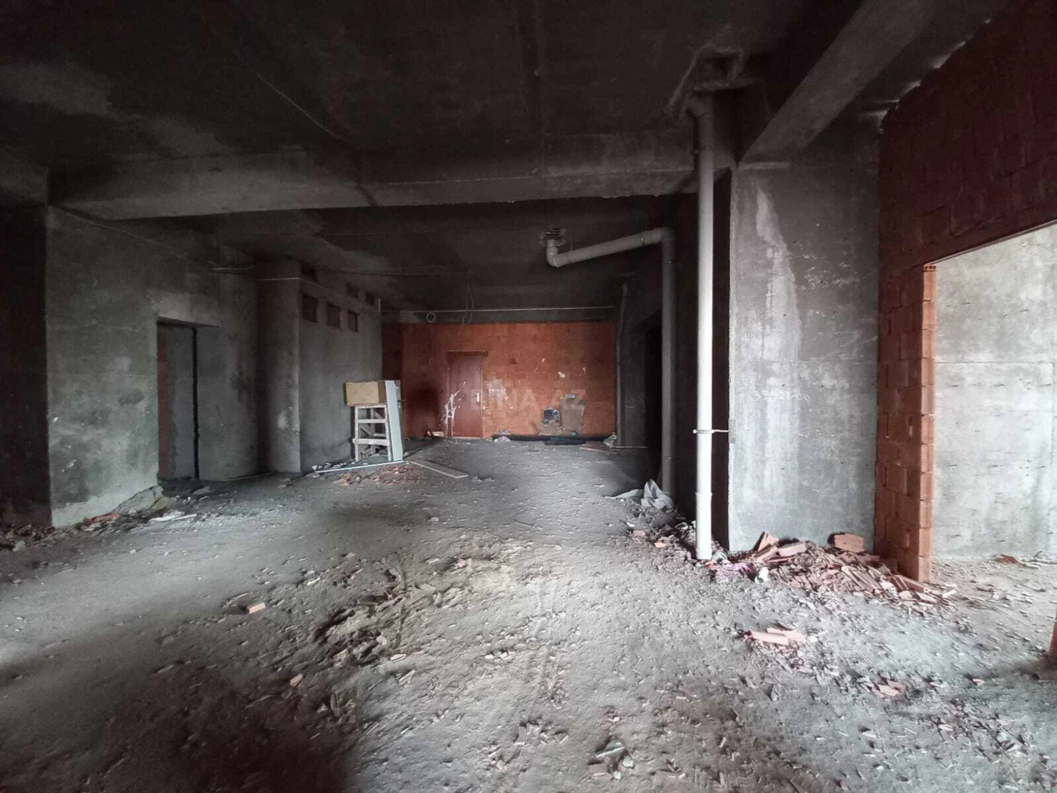 Satılır obyekt 250 m²