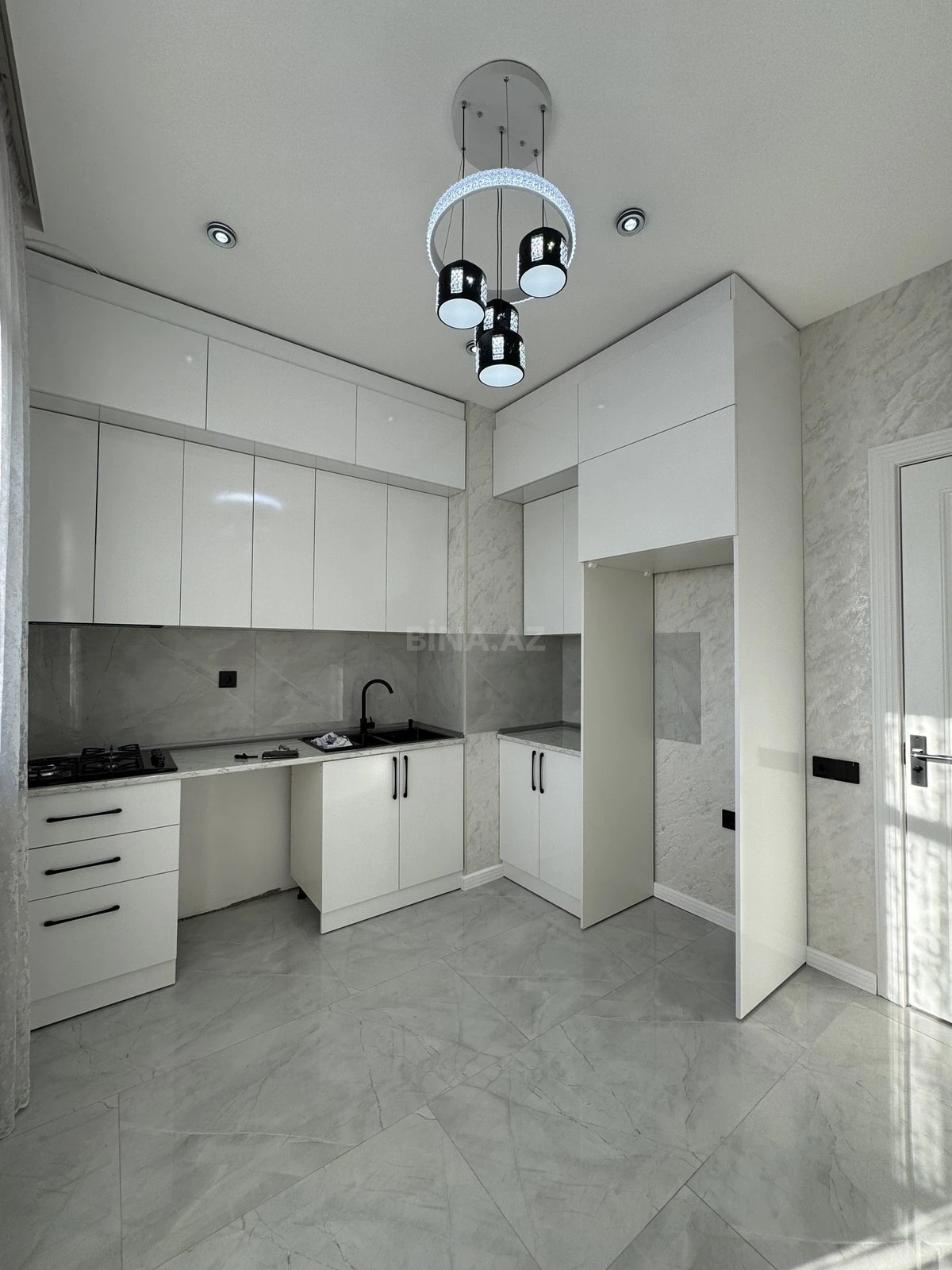 Satılır 3 otaqlı mənzil 74 m²