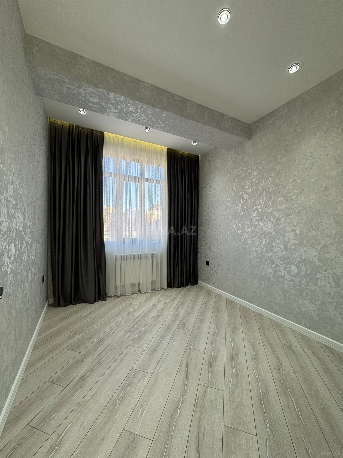 Satılır 3 otaqlı mənzil 74 m²