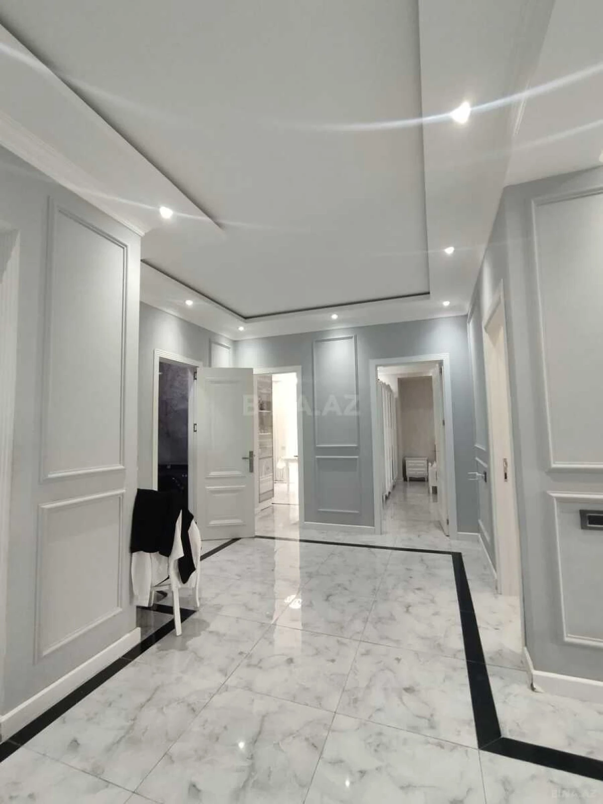 Satılır 3 otaqlı mənzil 148 m²