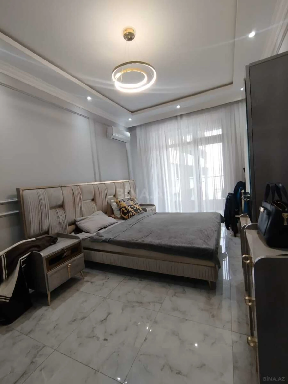 Satılır 3 otaqlı mənzil 148 m²
