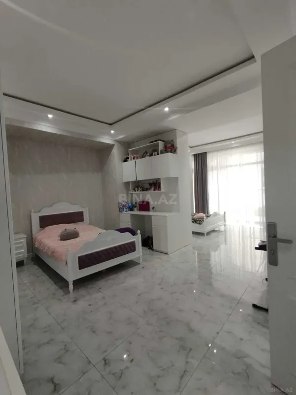 Satılır 3 otaqlı mənzil 148 m²
