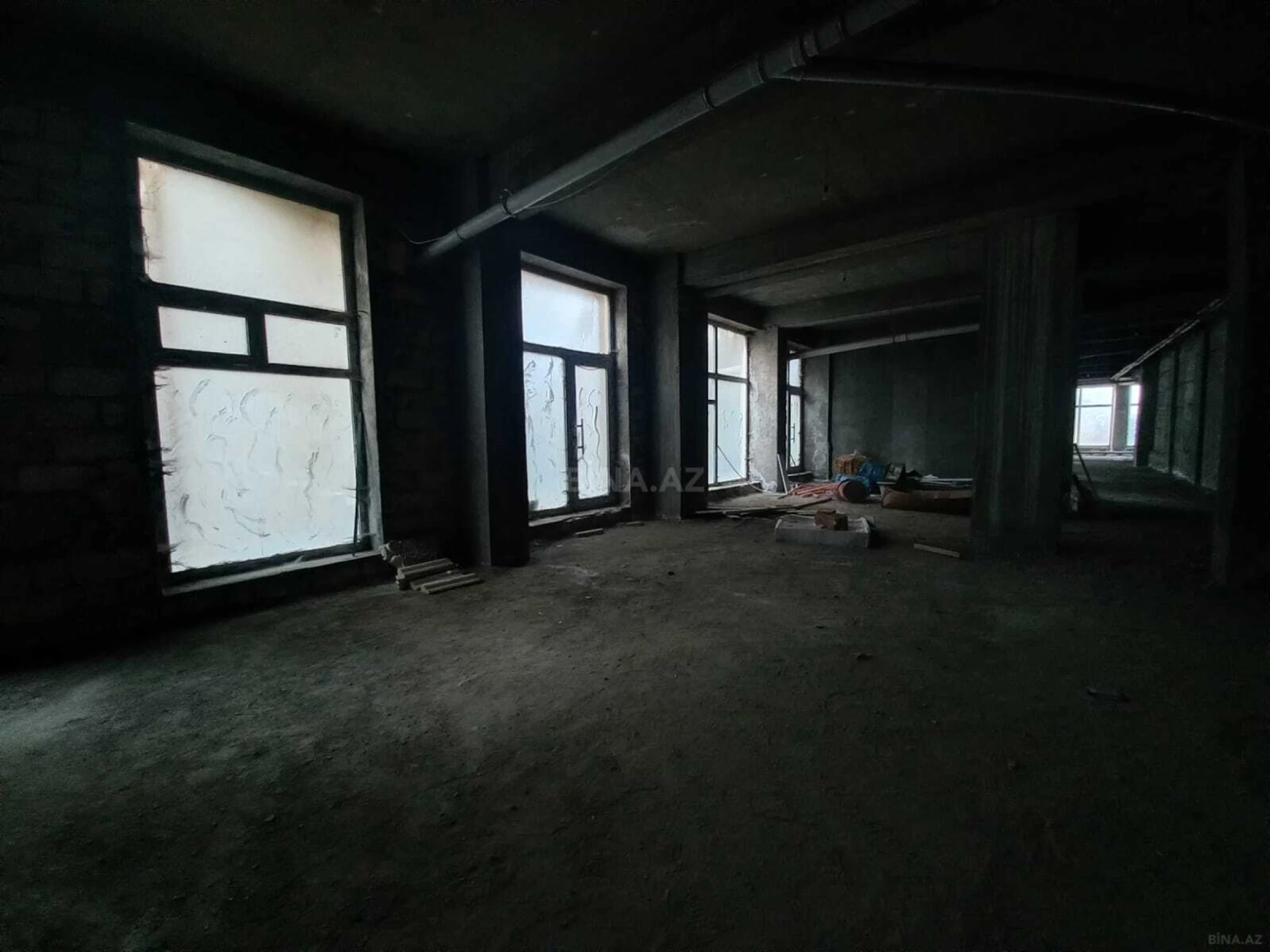 Satılır obyekt 400 m²