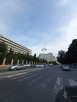 Satılır obyekt 400 m²