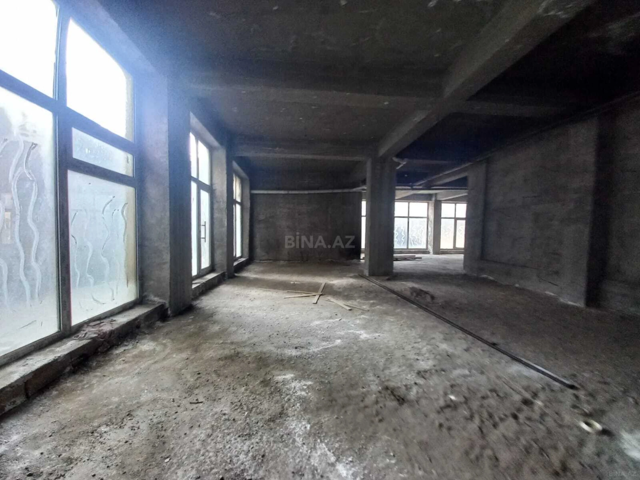 Satılır obyekt 400 m²