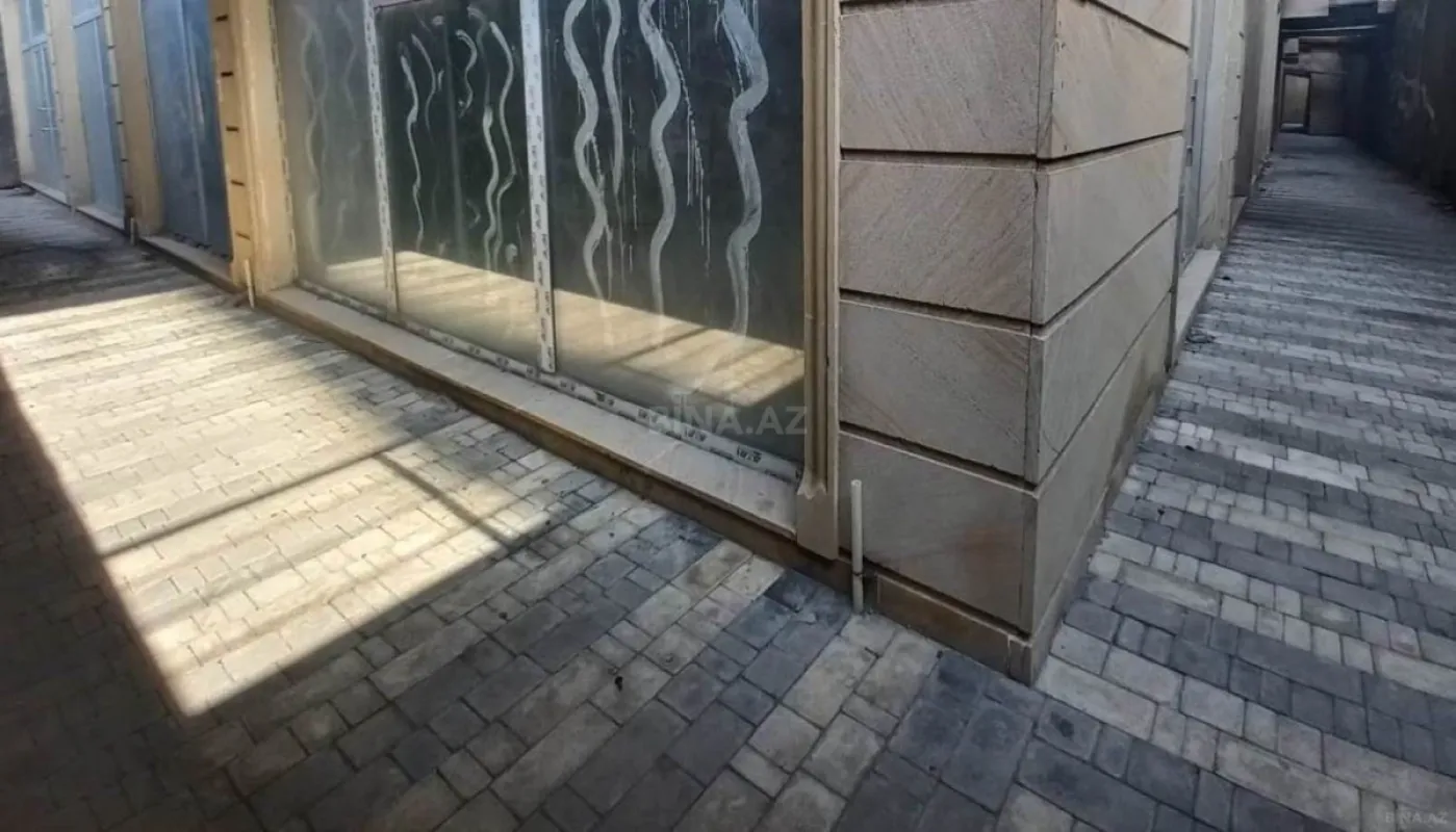 Satılır obyekt 400 m²