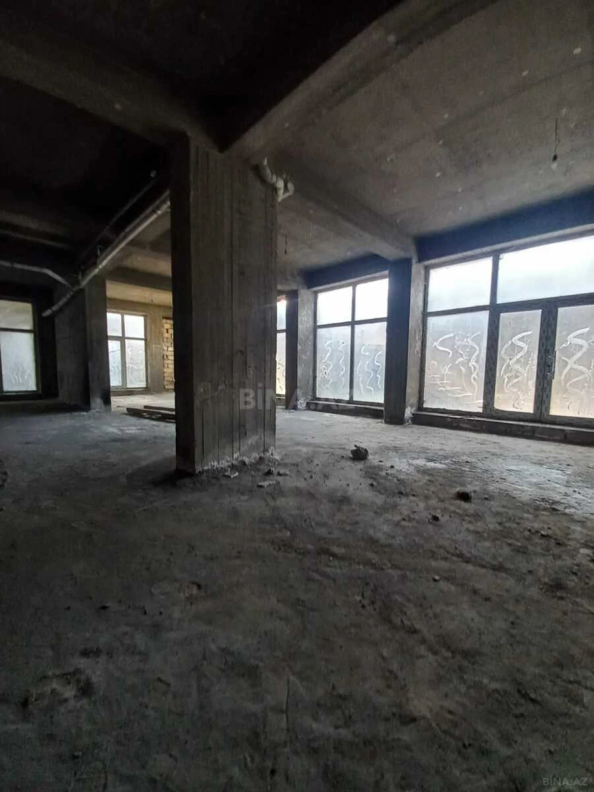 Satılır obyekt 400 m²