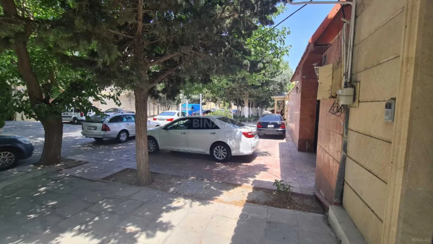 Kirayə verilir 8 otaqlı ofis 800 m²