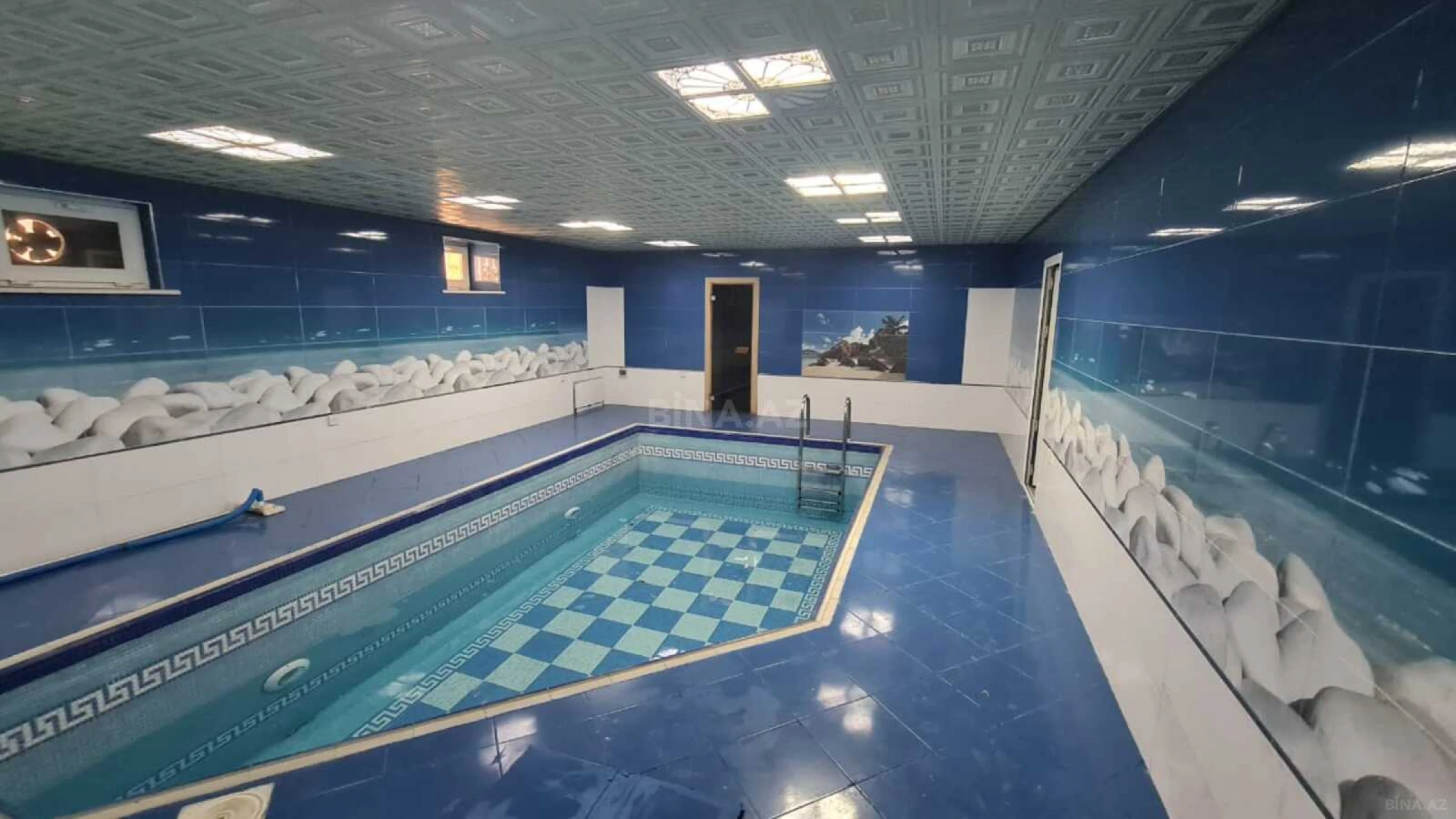 Kirayə verilir 8 otaqlı ofis 800 m²