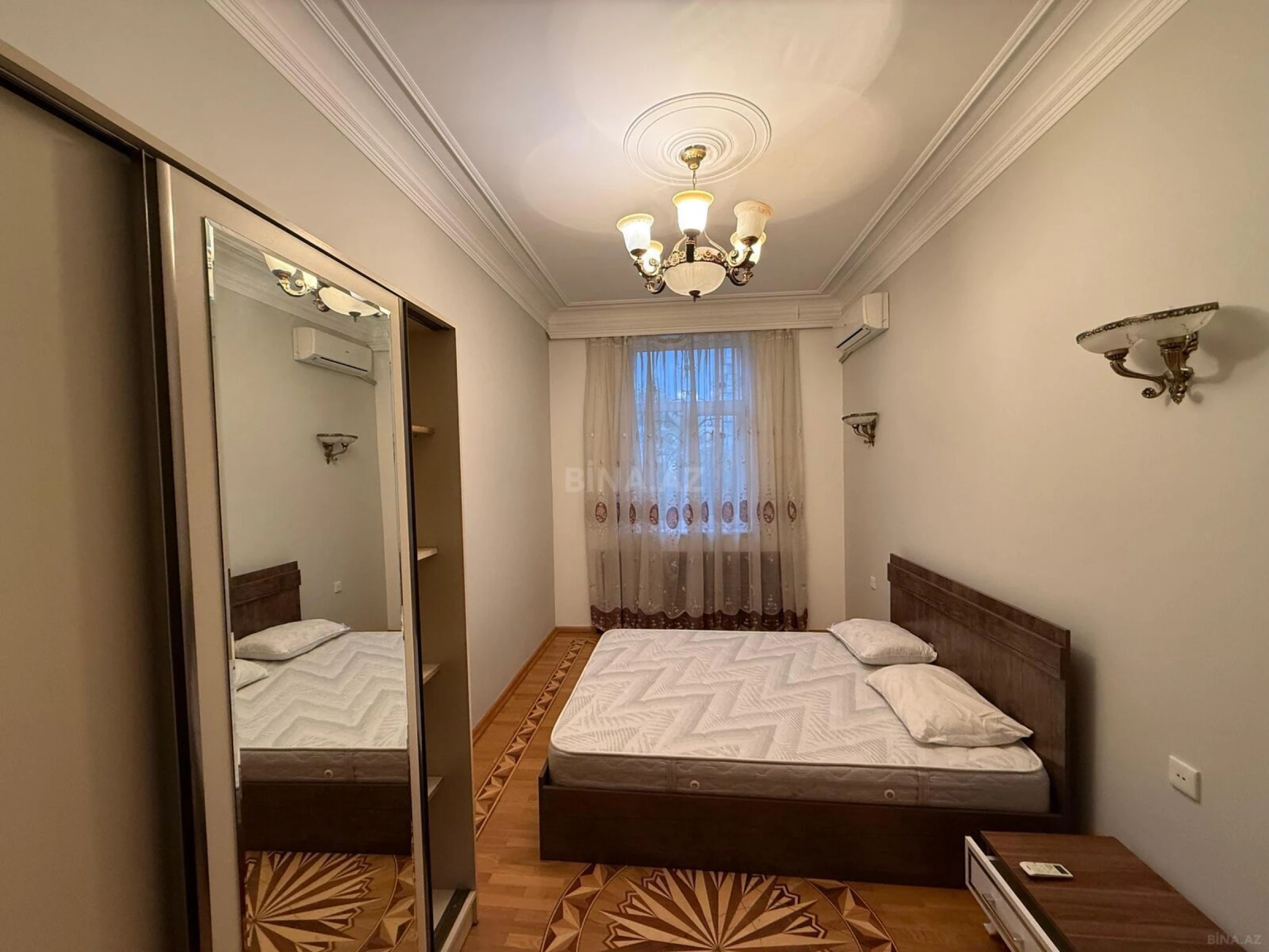 Kirayə verilir 8 otaqlı ofis 800 m²