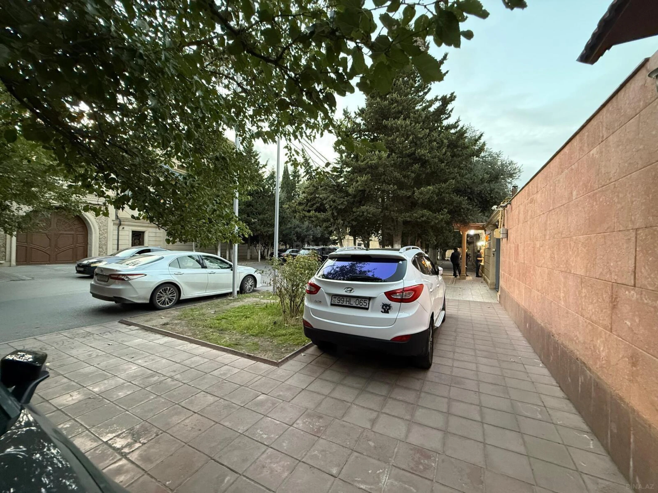 Kirayə verilir 8 otaqlı ofis 800 m²