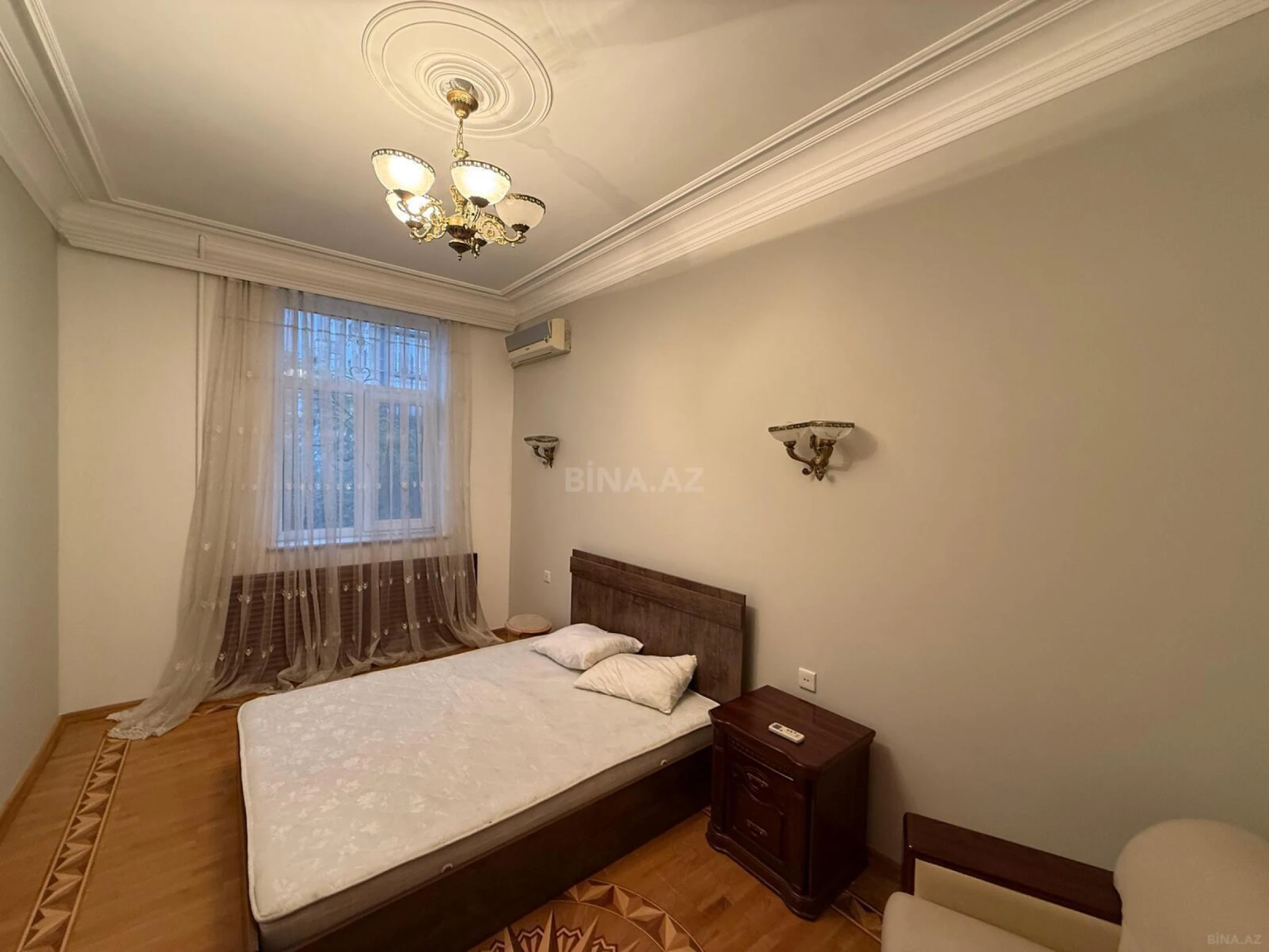 Kirayə verilir 8 otaqlı ofis 800 m²