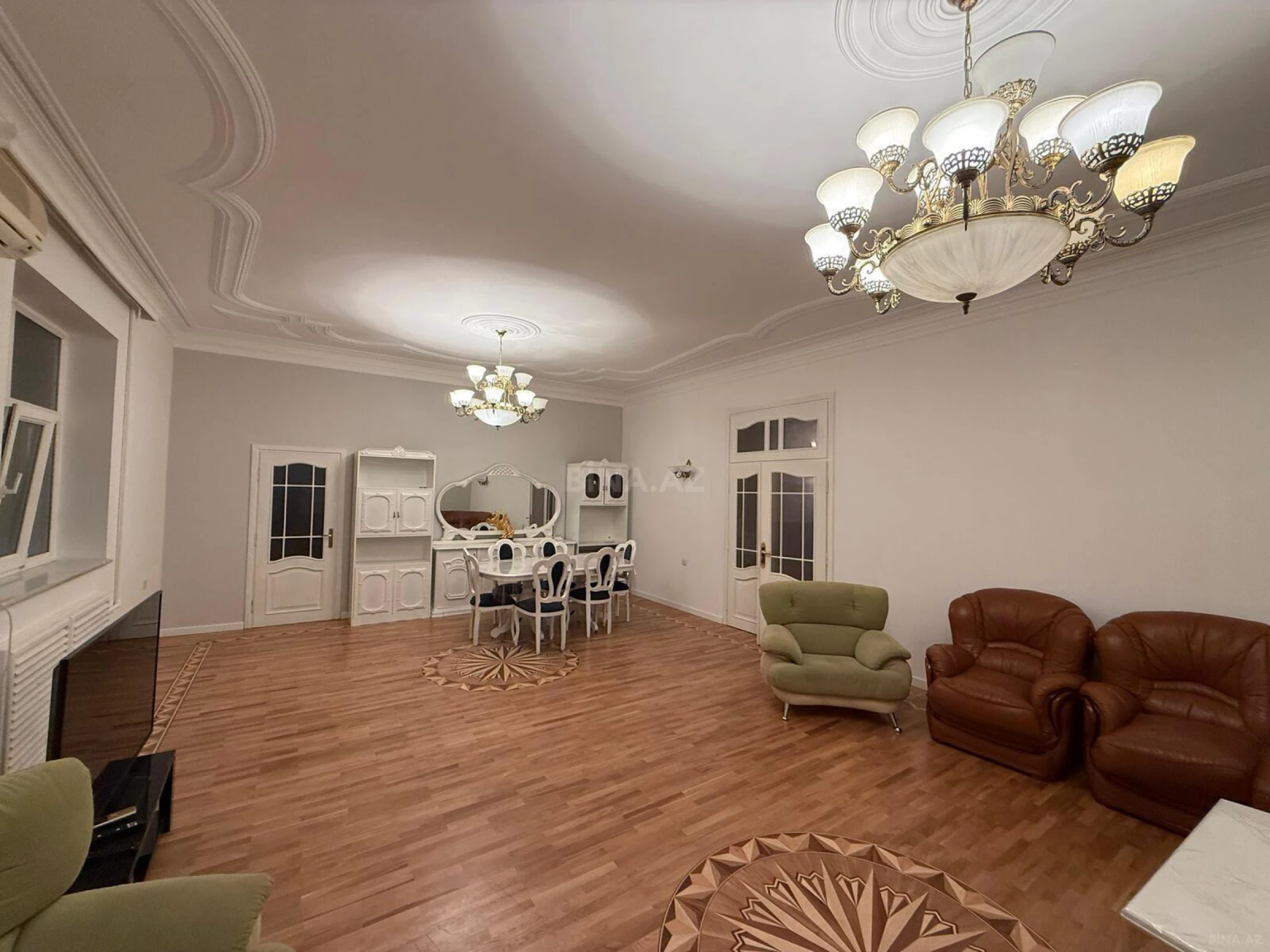 Kirayə verilir 8 otaqlı ofis 800 m²