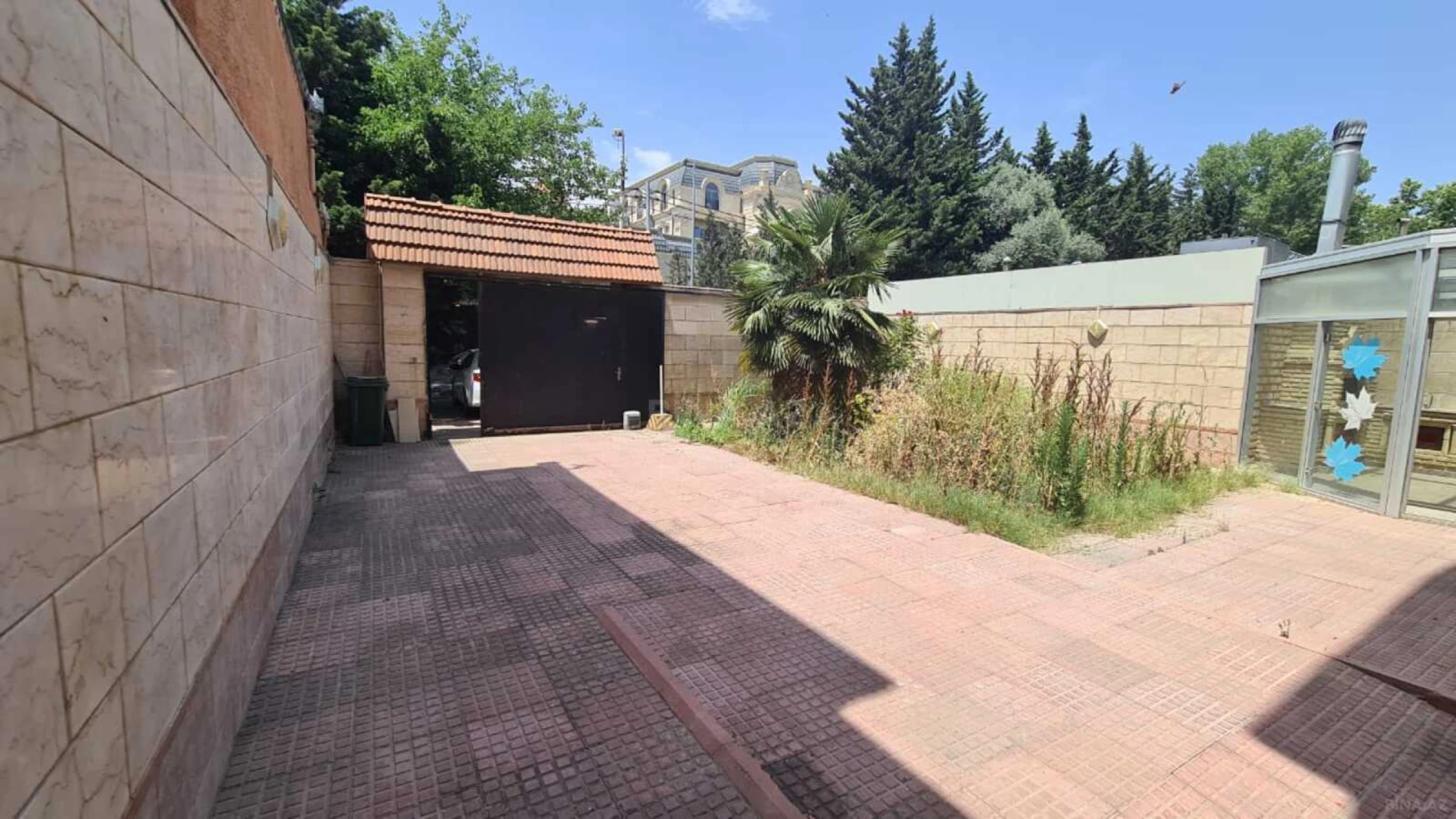 Kirayə verilir 8 otaqlı ofis 800 m²