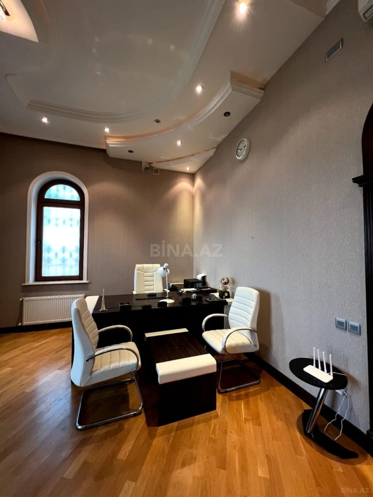 Satılır 10 otaqlı həyət evi 803 m²