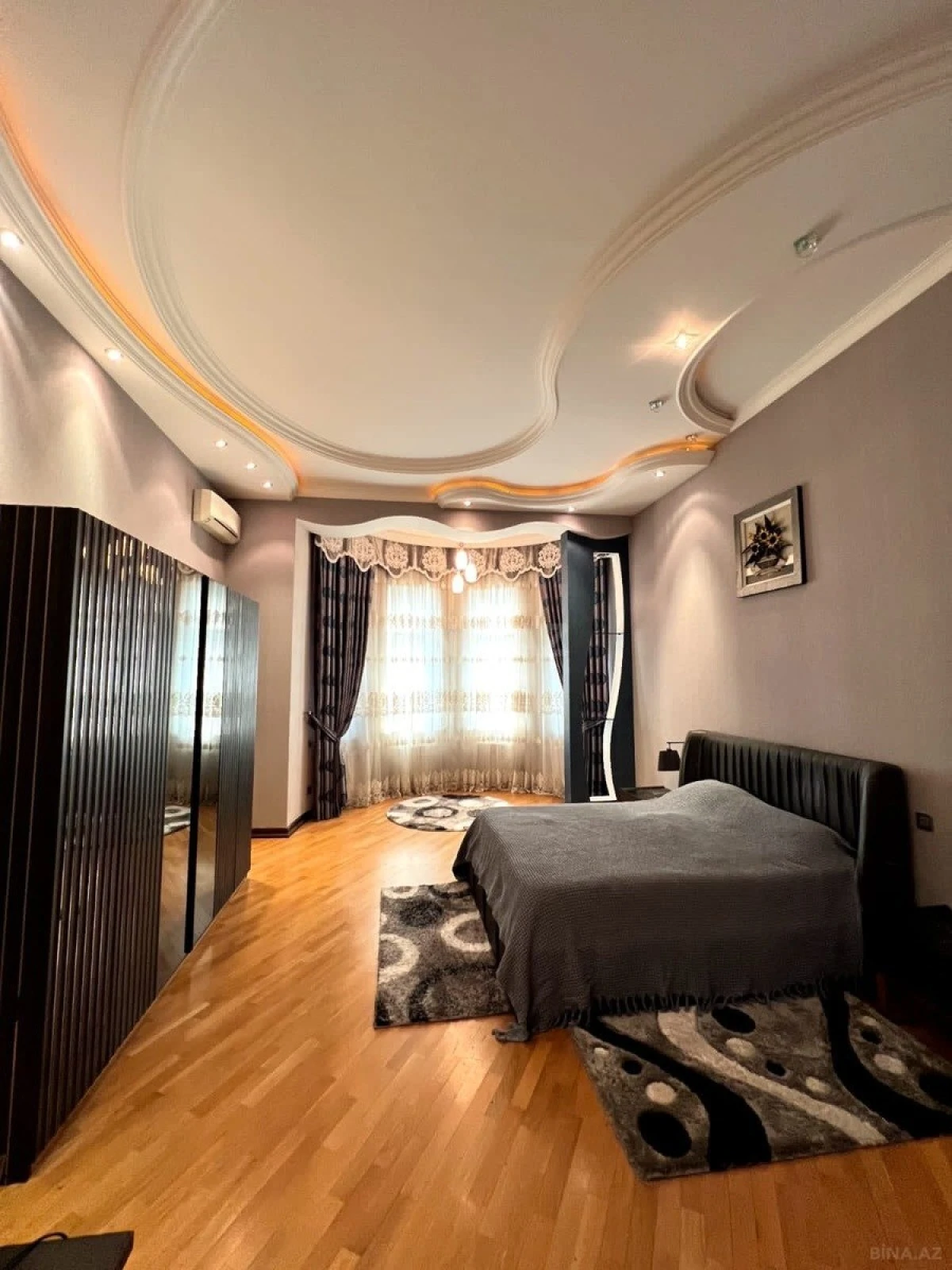 Satılır 10 otaqlı həyət evi 803 m²
