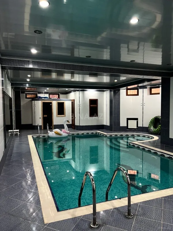 Satılır 10 otaqlı həyət evi 803 m²
