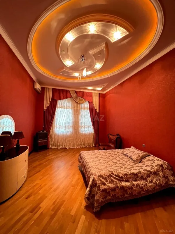 Satılır 10 otaqlı həyət evi 803 m²