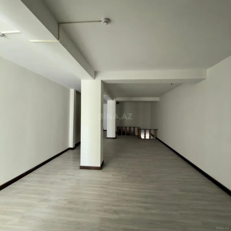 Satılır obyekt 212 m²