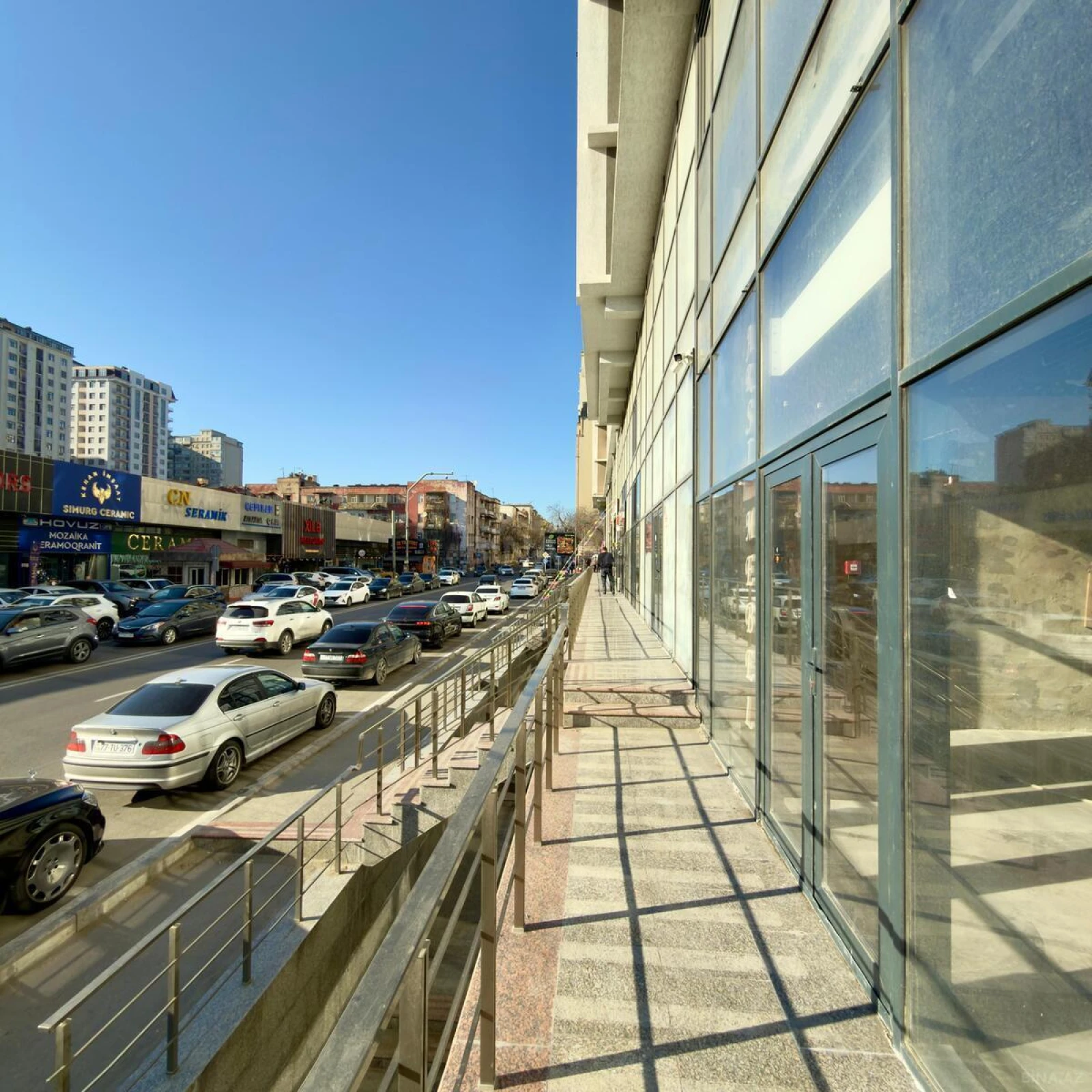 Satılır obyekt 212 m²