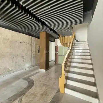 Satılır obyekt 212 m²