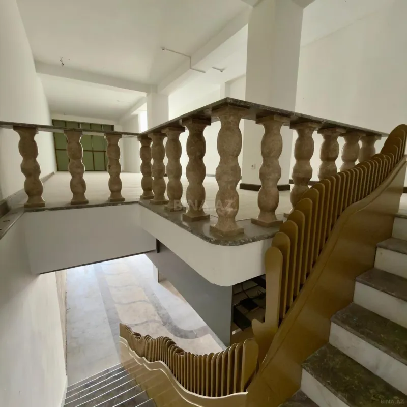 Kirayə verilir obyekt 212 m²