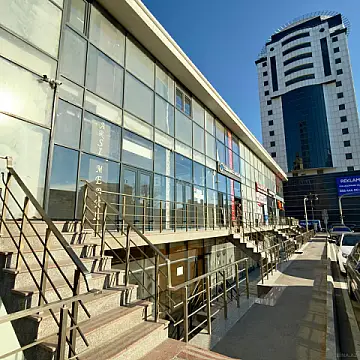 Kirayə verilir obyekt 212 m²