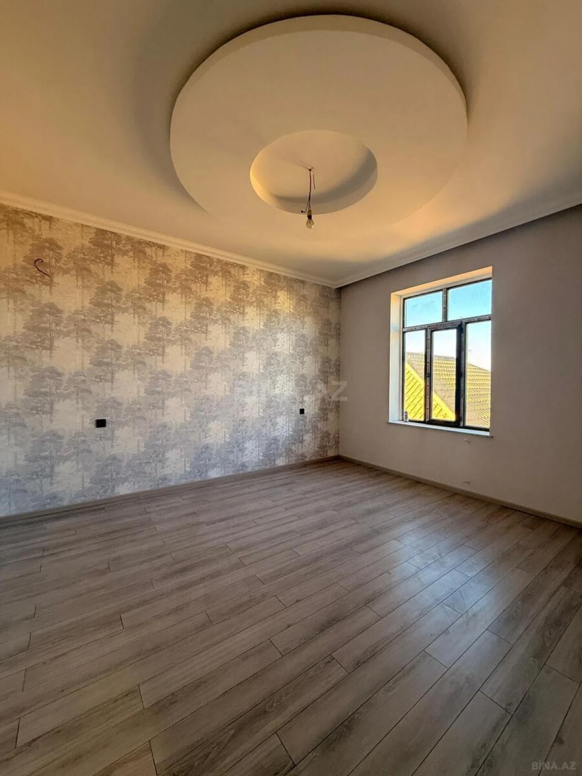 Satılır 6 otaqlı həyət evi 300 m²