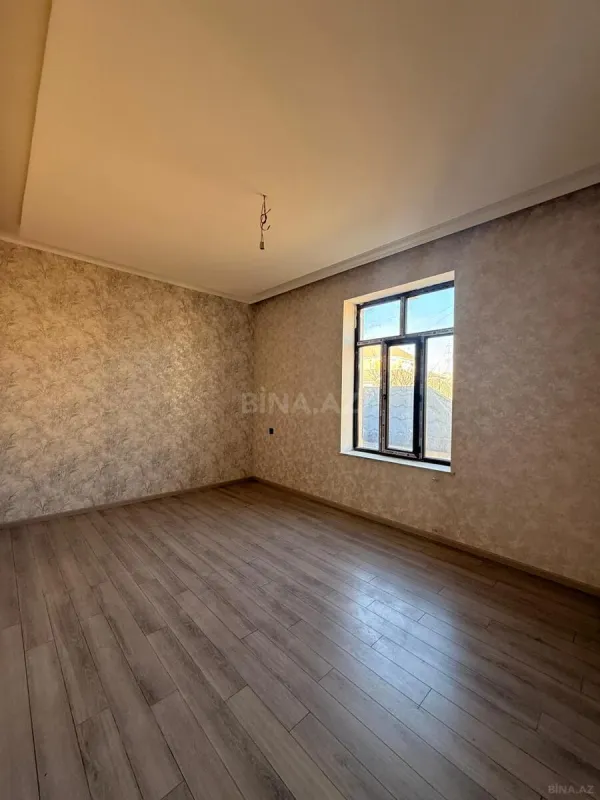 Satılır 6 otaqlı həyət evi 300 m²