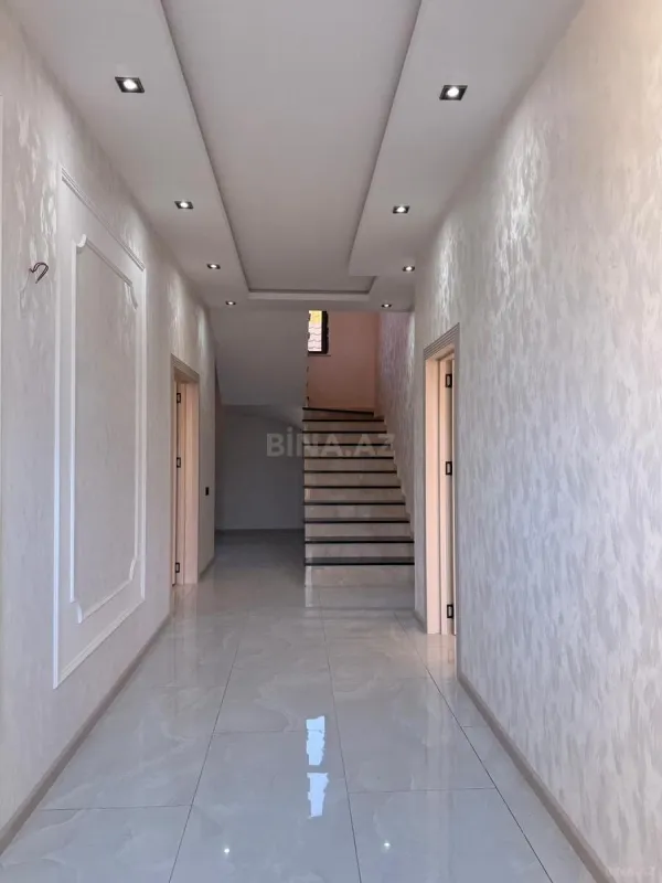 Satılır 6 otaqlı həyət evi 300 m²