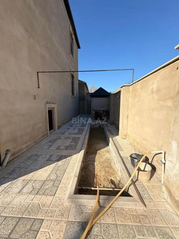 Satılır 6 otaqlı həyət evi 300 m²