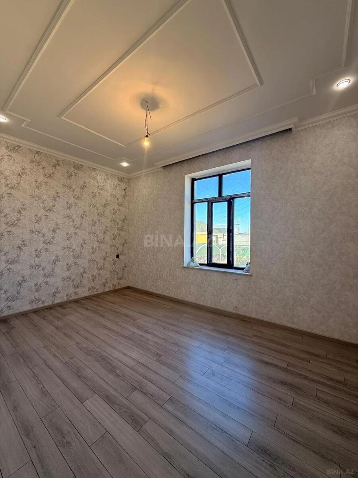 Satılır 6 otaqlı həyət evi 300 m²