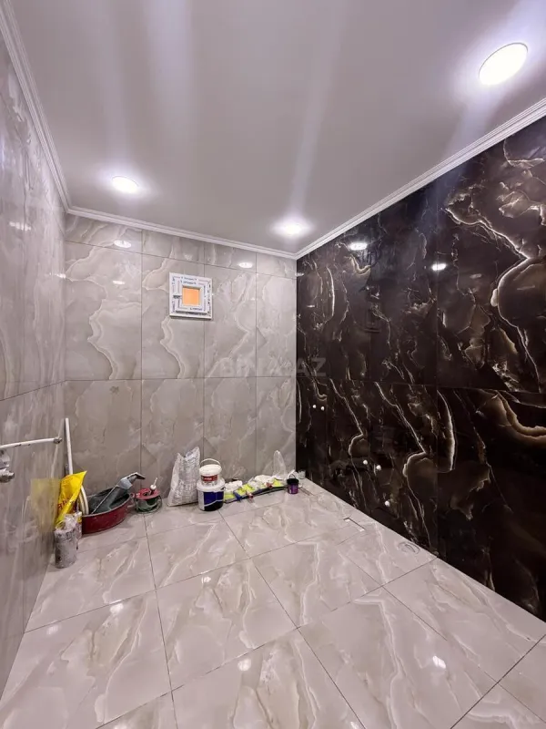 Satılır 6 otaqlı həyət evi 300 m²