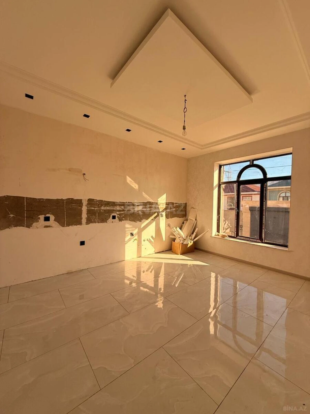 Satılır 6 otaqlı həyət evi 300 m²